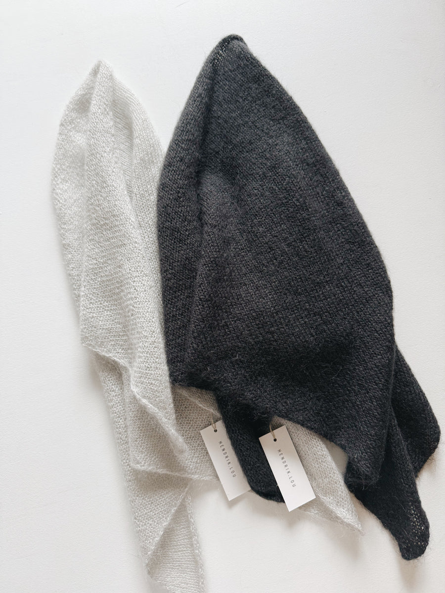MOHAIR & SILK TRIANGLE SCARF - LIGHT GREY