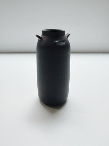 BLACK VASE - 002