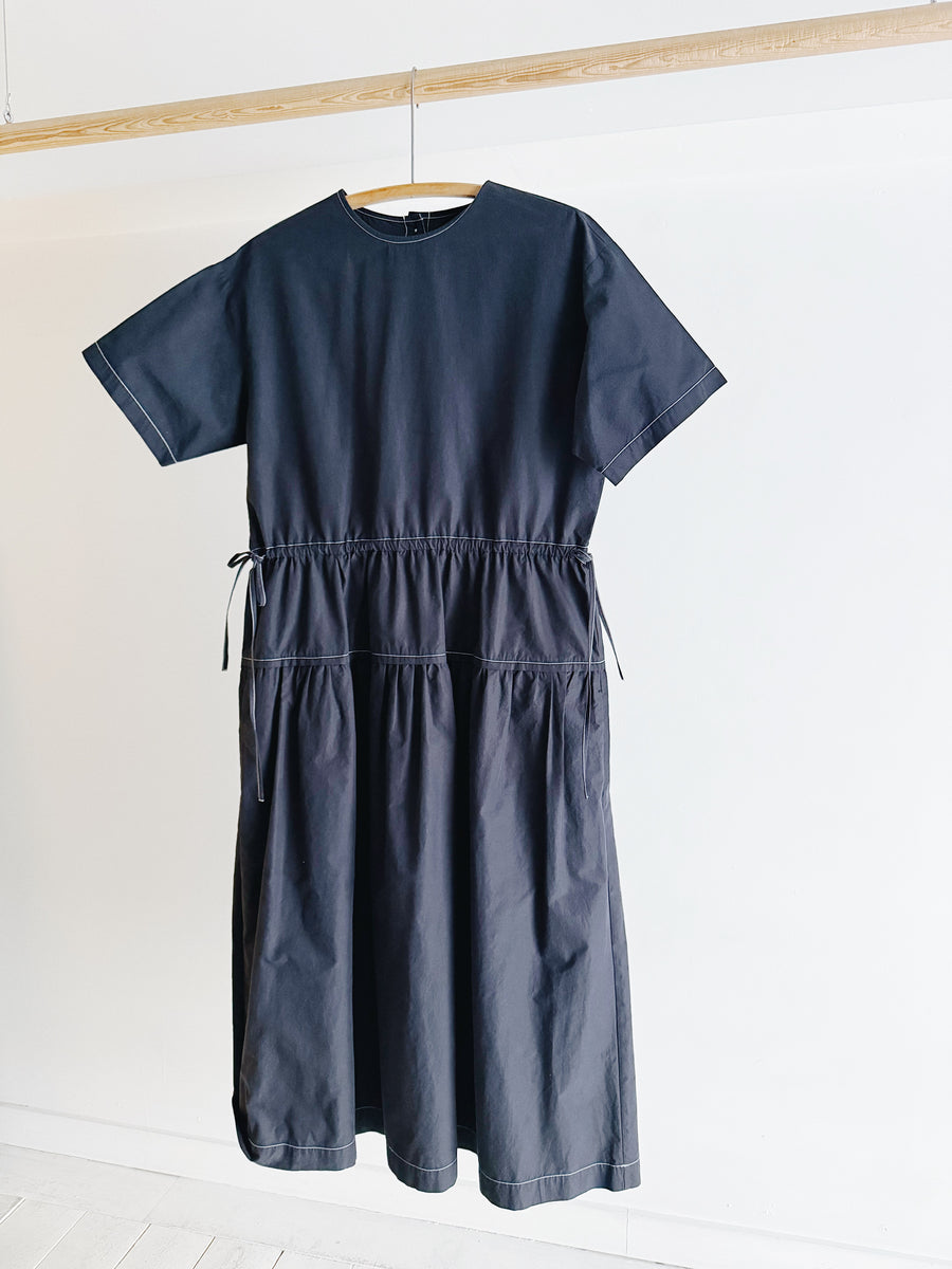 PRE- LOVED - NICHOLSON & NICHOLSON - APPLE DRESS - SIZE 40