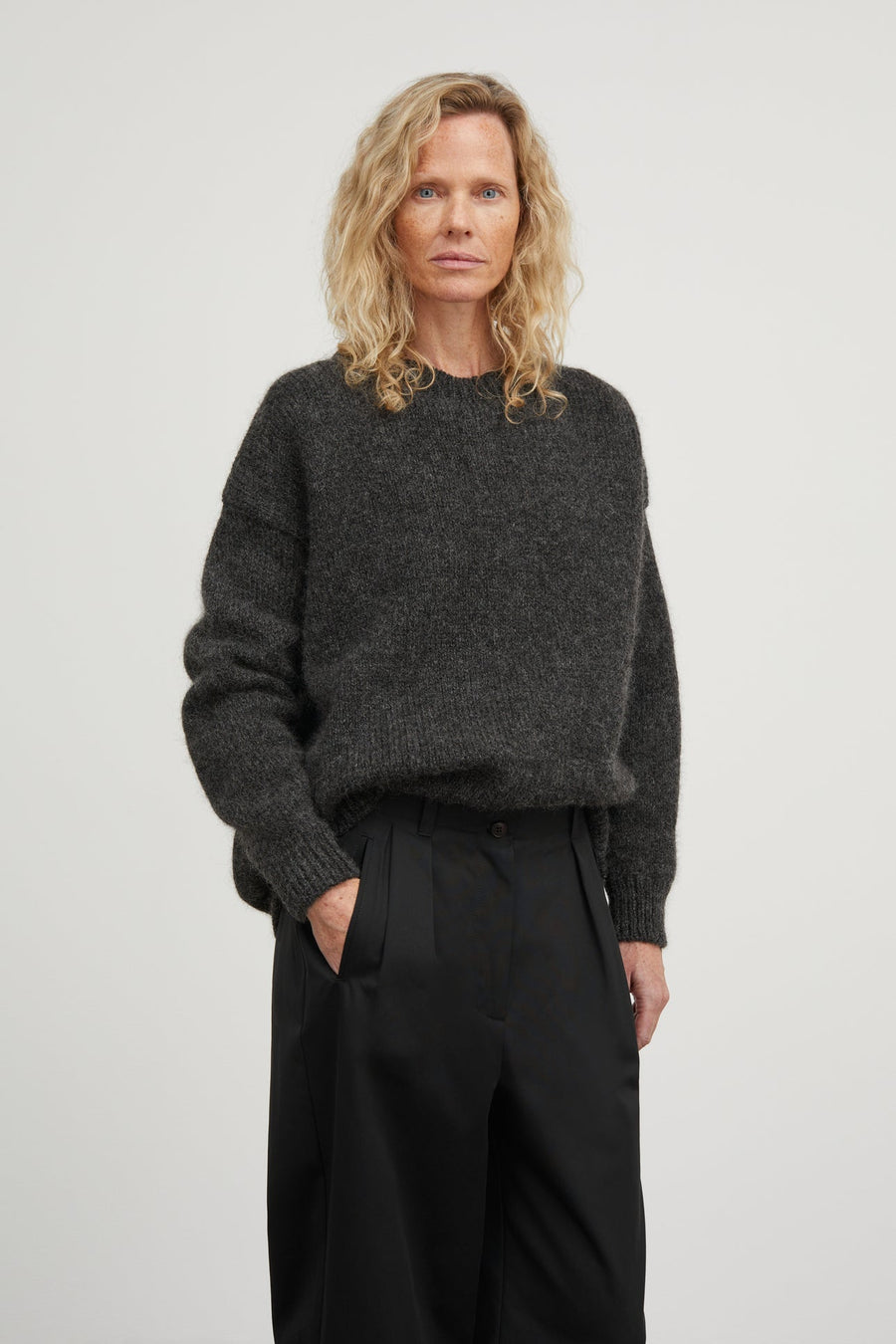 LUCY KNIT SWEATER - DARK GREY