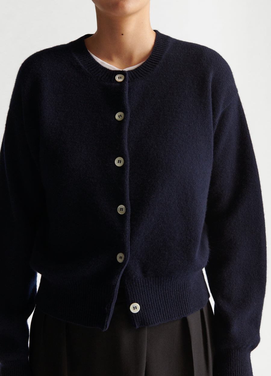 ADA GEELONG CREWNECK CARDIGAN - NAVY