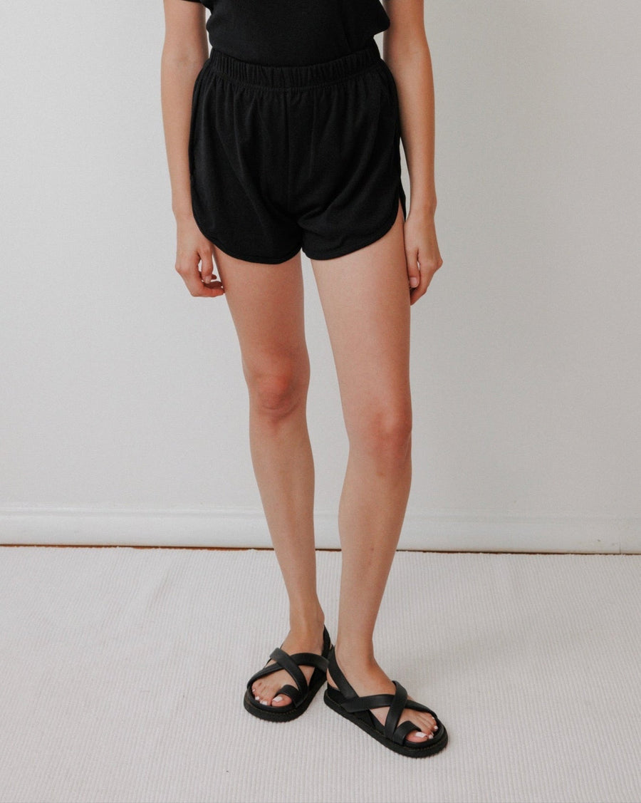 TRAINER SHORT - BLACK
