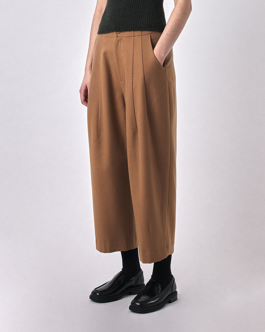 WOOL PLEATED TROUSER - TAN