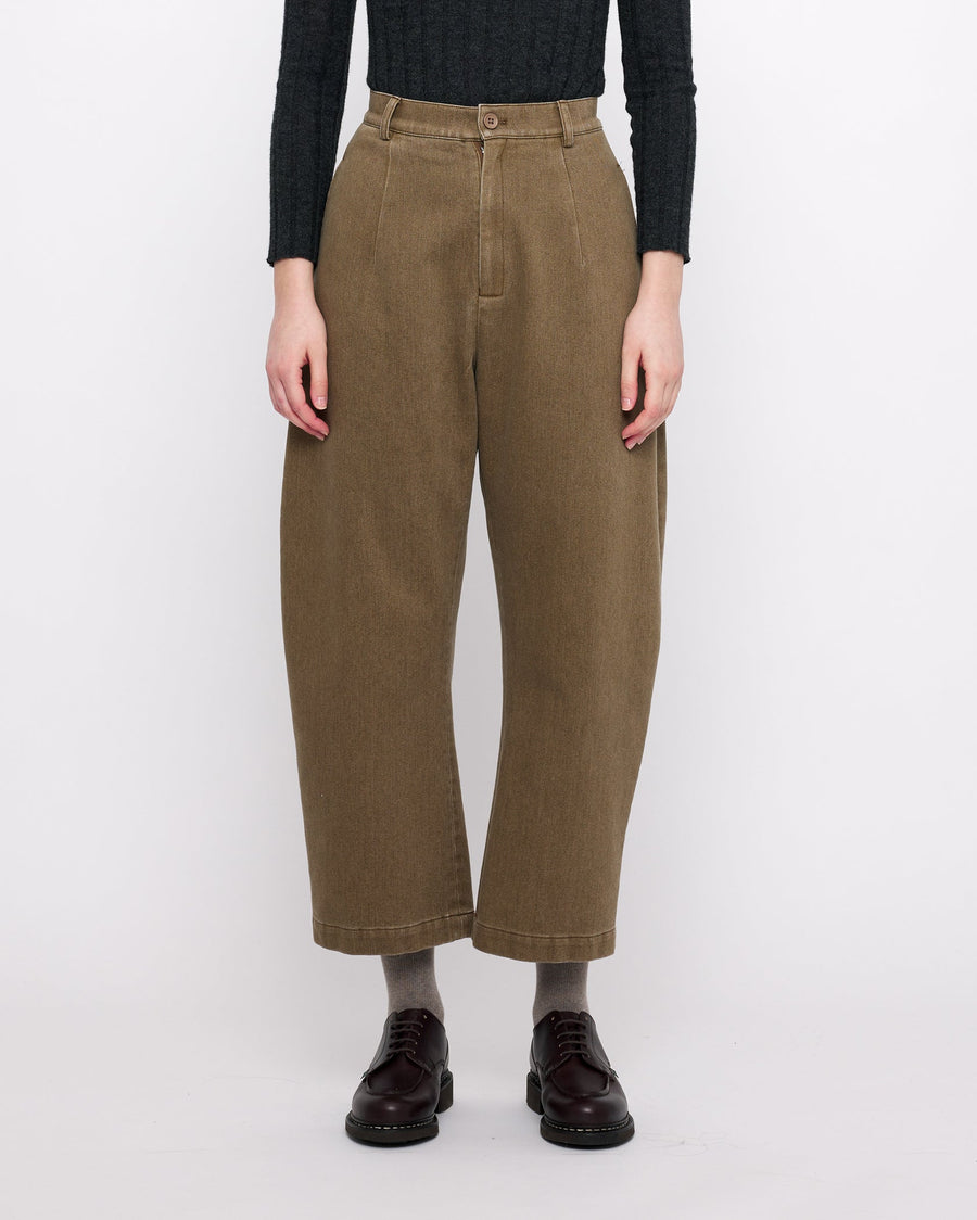 SANDWASHED TAILORED CURVE LEGGED TROUSER - WASHED WALNUT