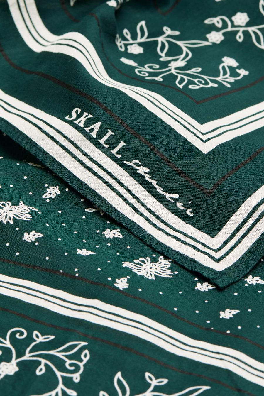 CLASSIC SCARF 90x90 - PINE GREEN