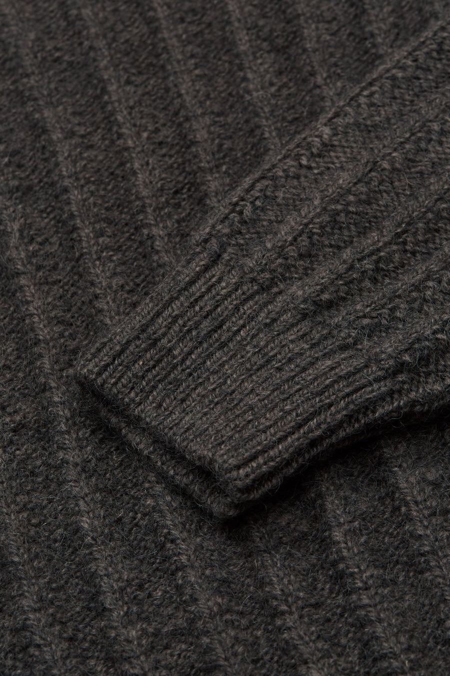 ELM TURTLE NECK SWEATER - DARK BROWN