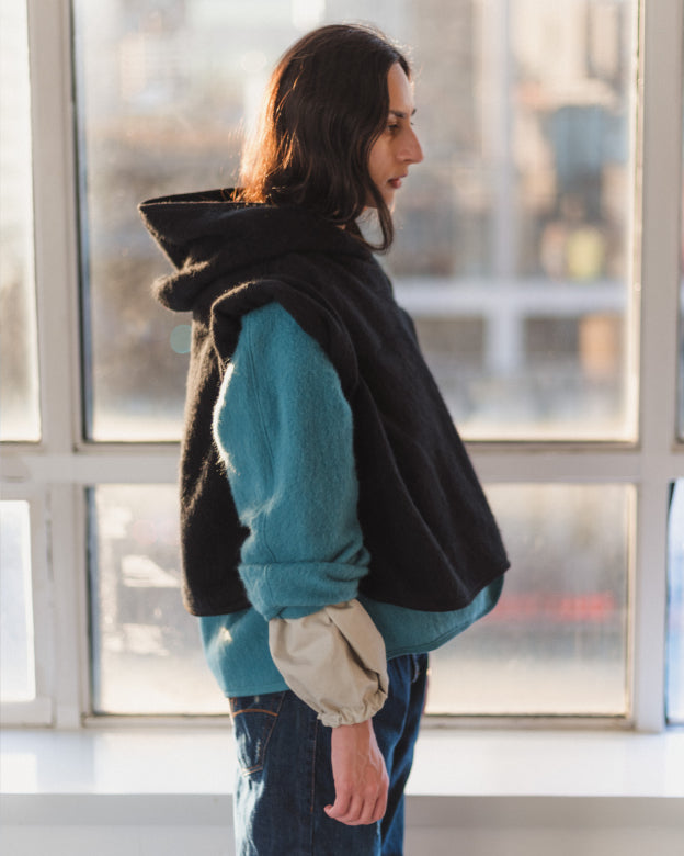 FORTU HOODED VEST - BLACK