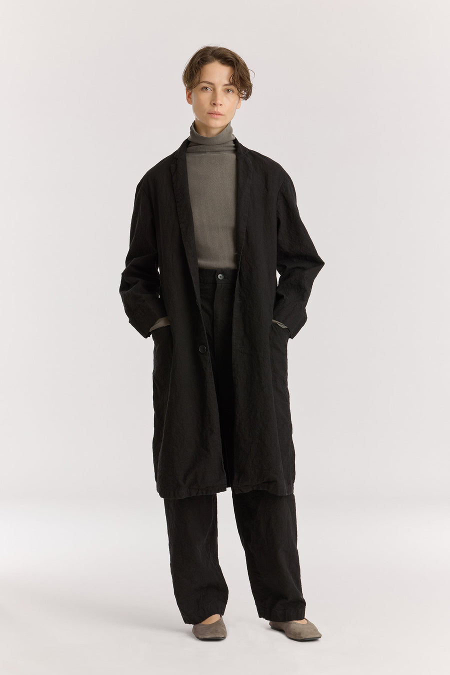 CRINKLED COAT - BLACK
