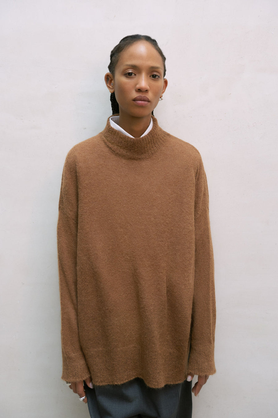 SURI TURTLENECK SWEATER - CAMEL