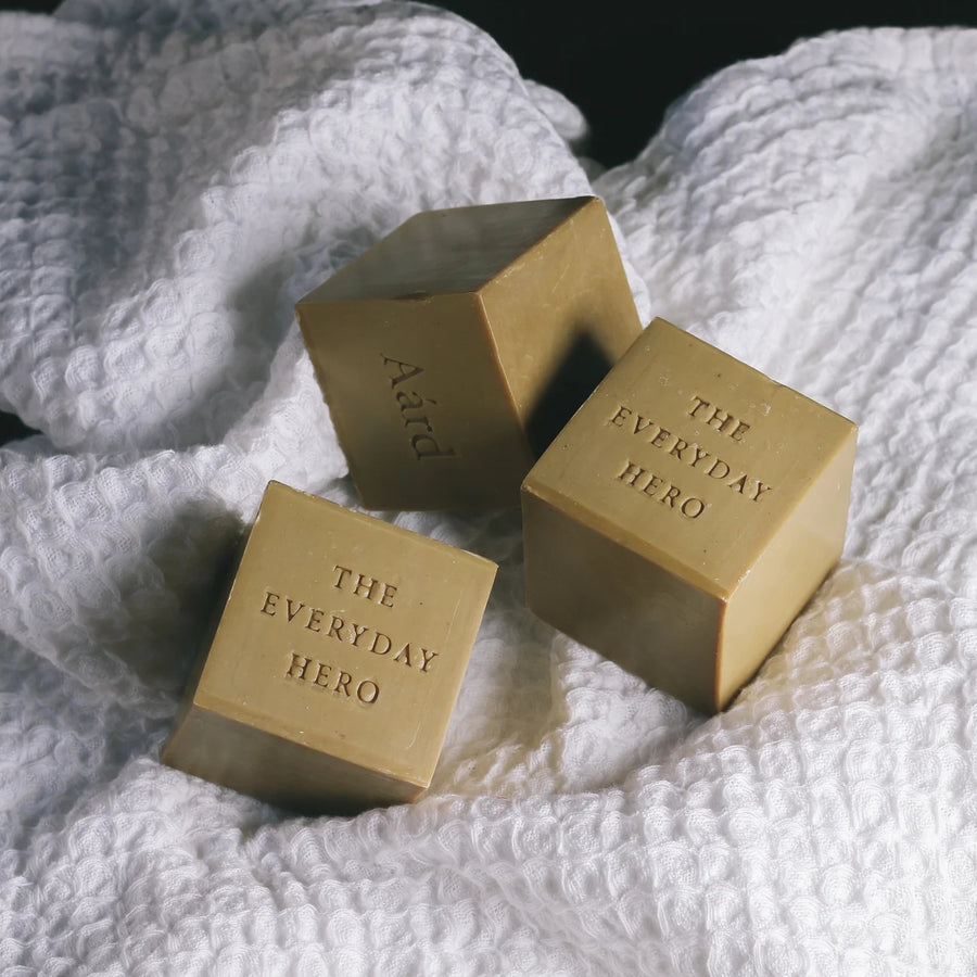 THE EVERYDAY HERO - ALEPPO SOAP CUBE WITH 5% LAUREL