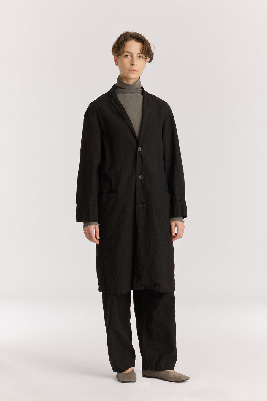 CRINKLED COAT - BLACK