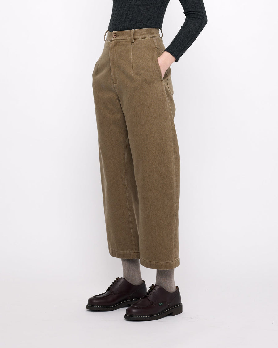 SANDWASHED TAILORED CURVE LEGGED TROUSER - WASHED WALNUT