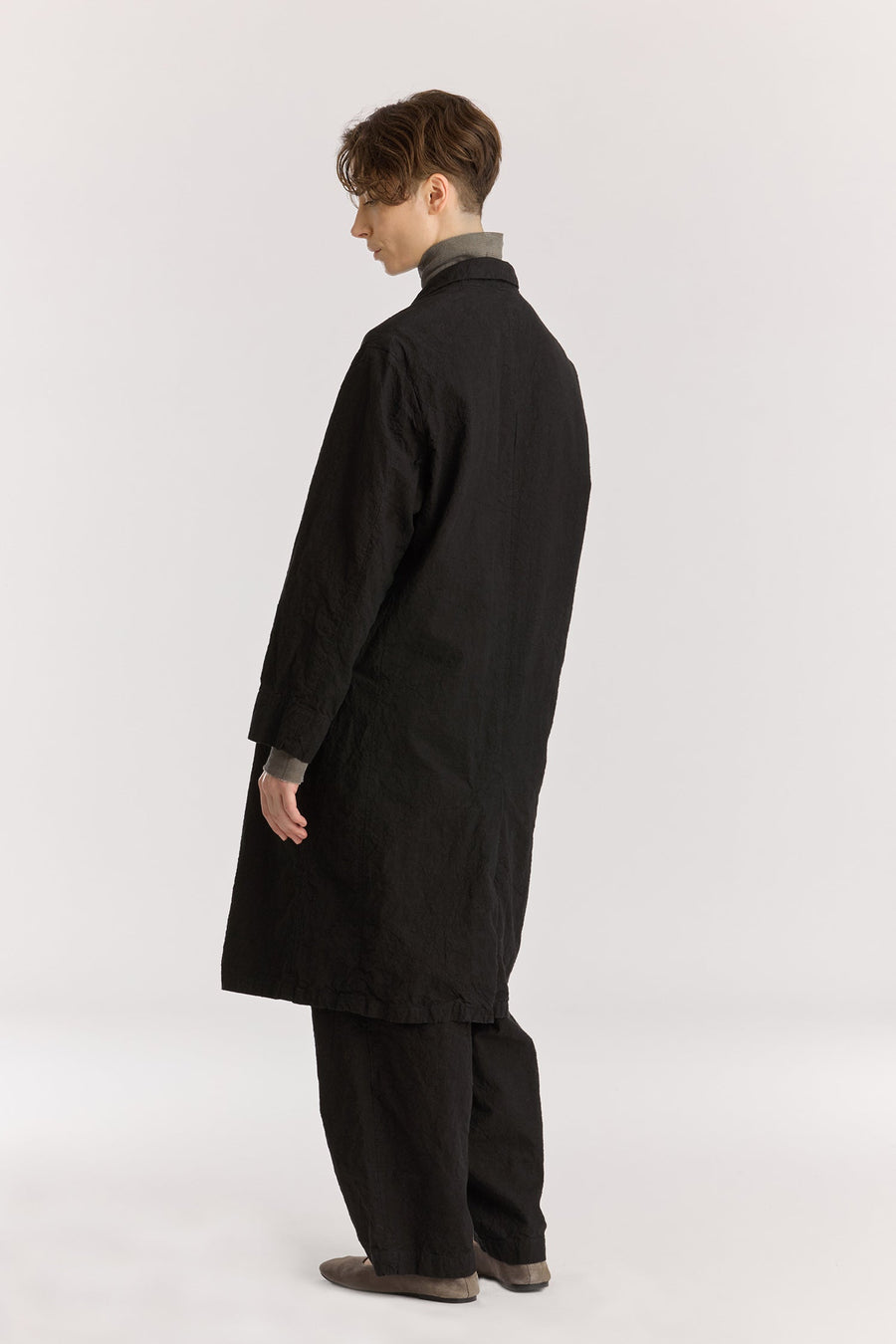 CRINKLED COAT - BLACK