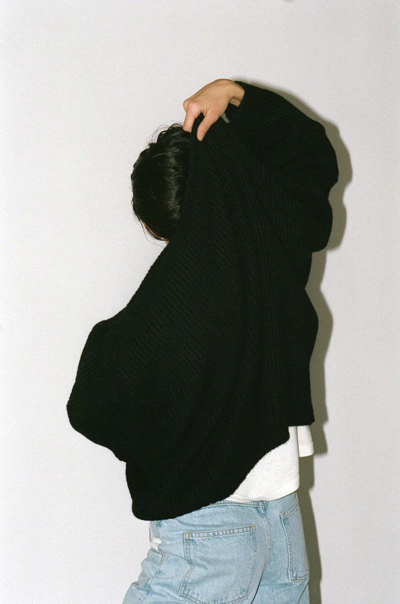 LUXE BLAKE PULLOVER - BLACK