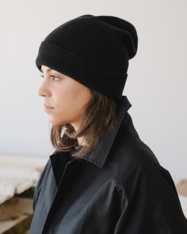WHIT CASHMERE BEANIE - BLACK