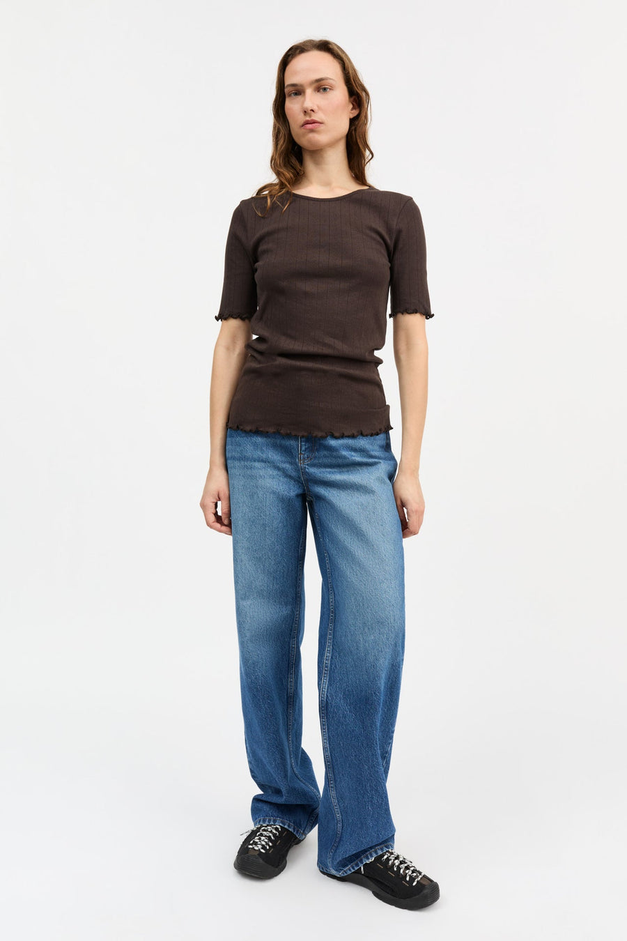 EDIE TEE - DARK BROWN