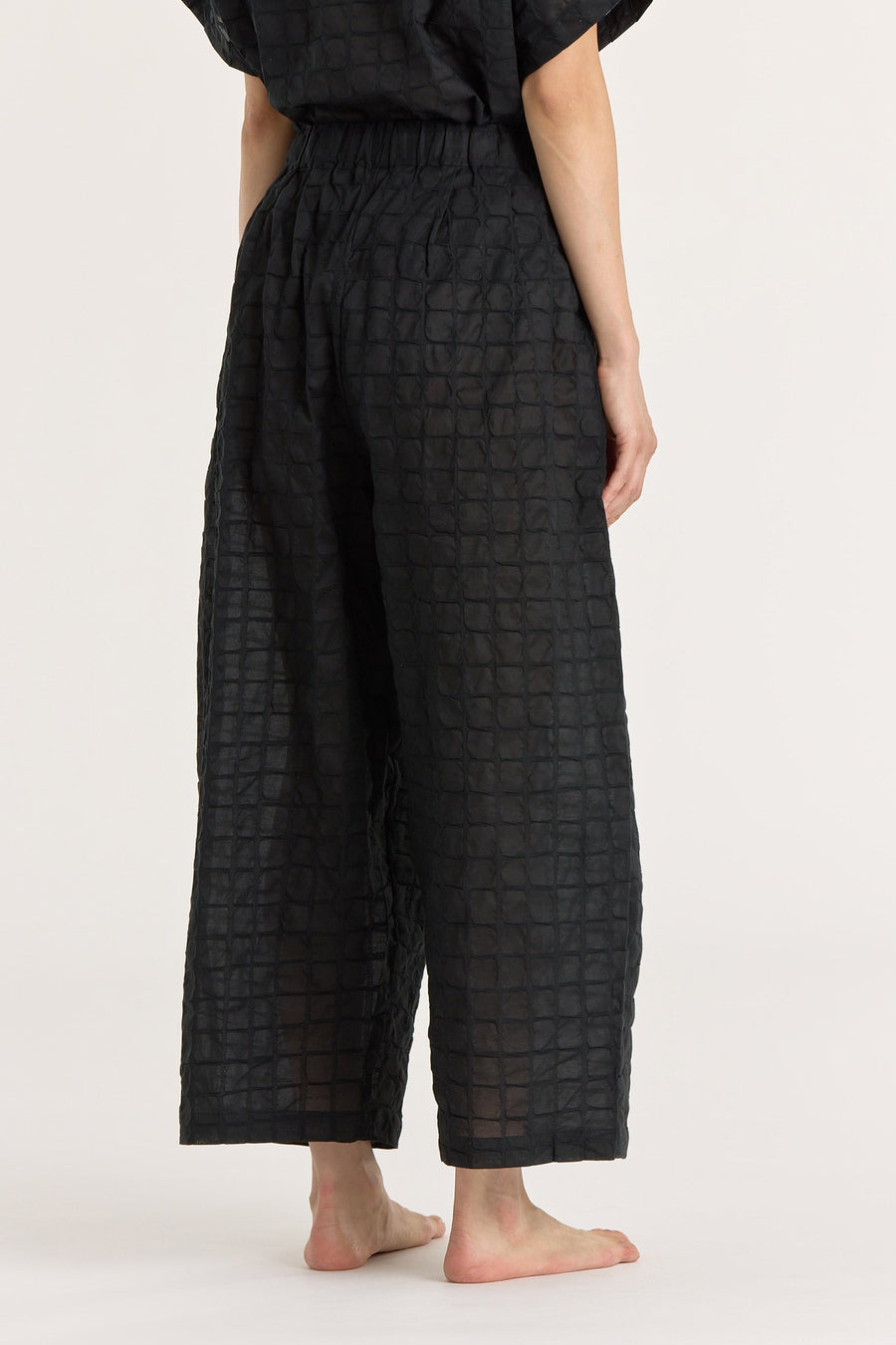 RIPPLE FINISH WIDE PANT - BLACK