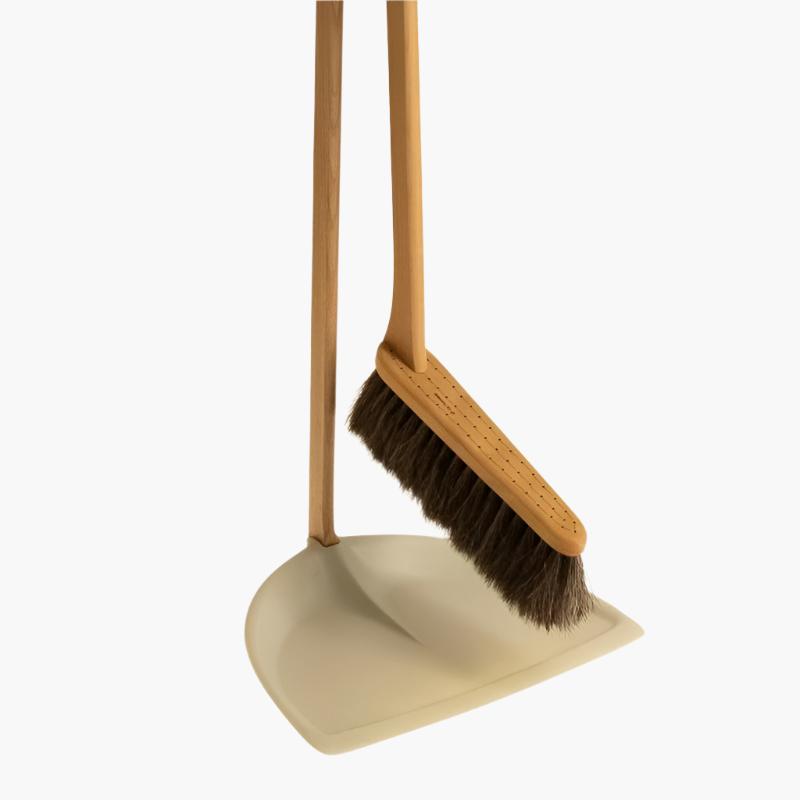 BROOM & DUST PAN STAND SET - NATURAL