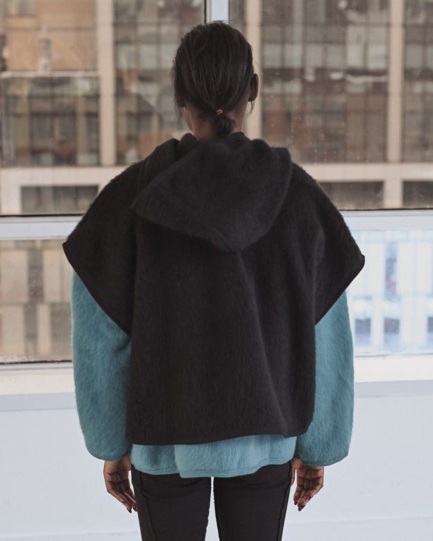 FORTU HOODED VEST - BLACK