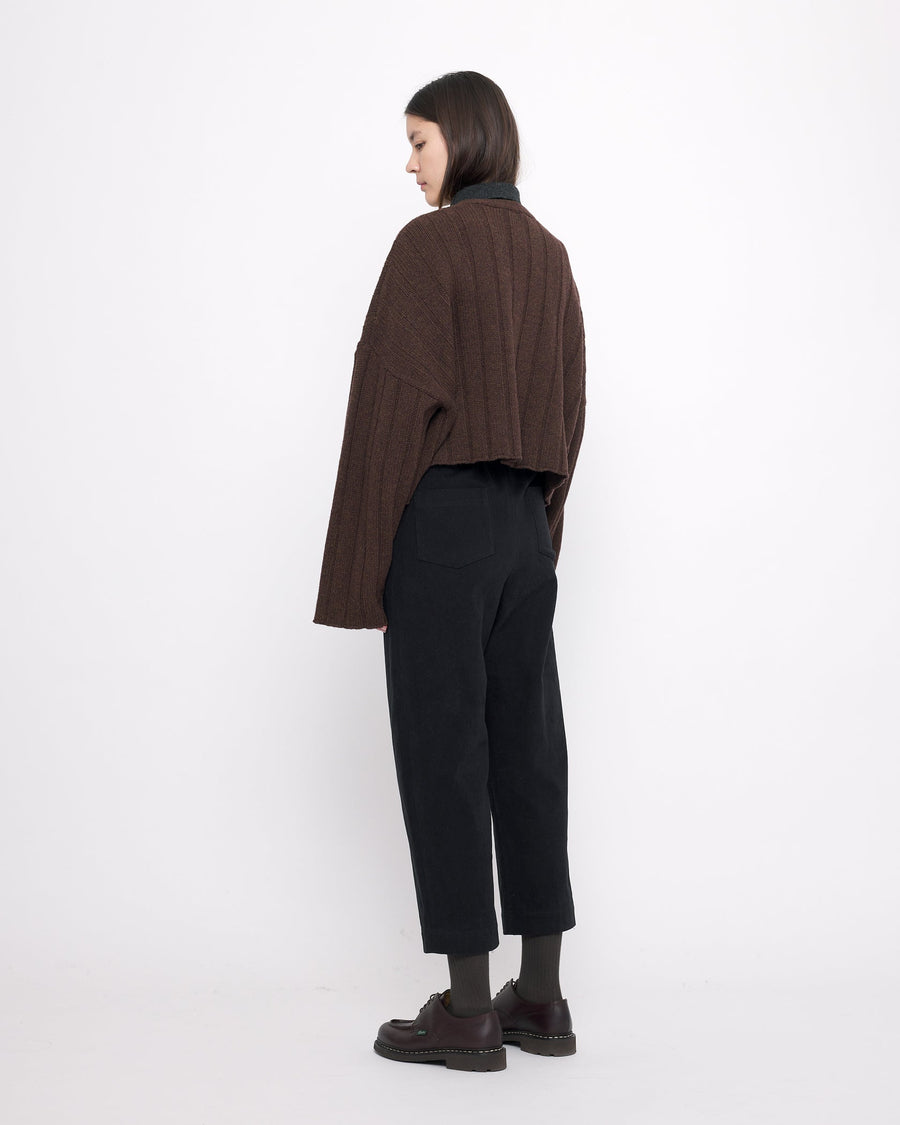 OVERSIZED RIBBED V NECK - BROWN