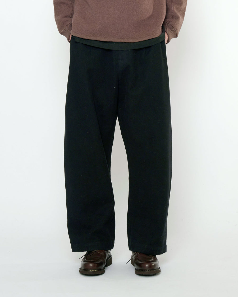 TAILORED CURVE LEGGED TROUSER - BLACK