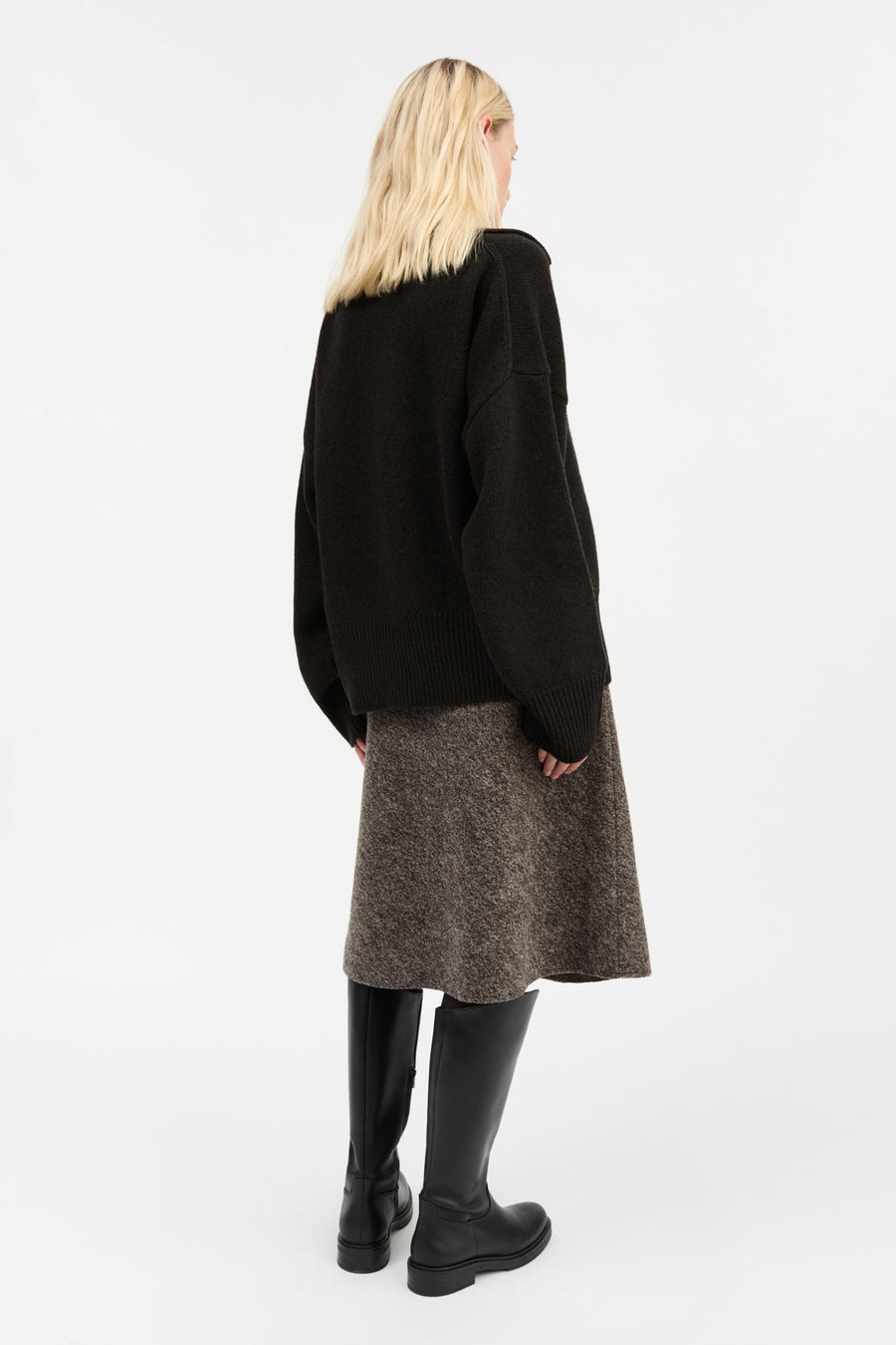 DEAN V-NECK JUMPER - DEEP BROWN