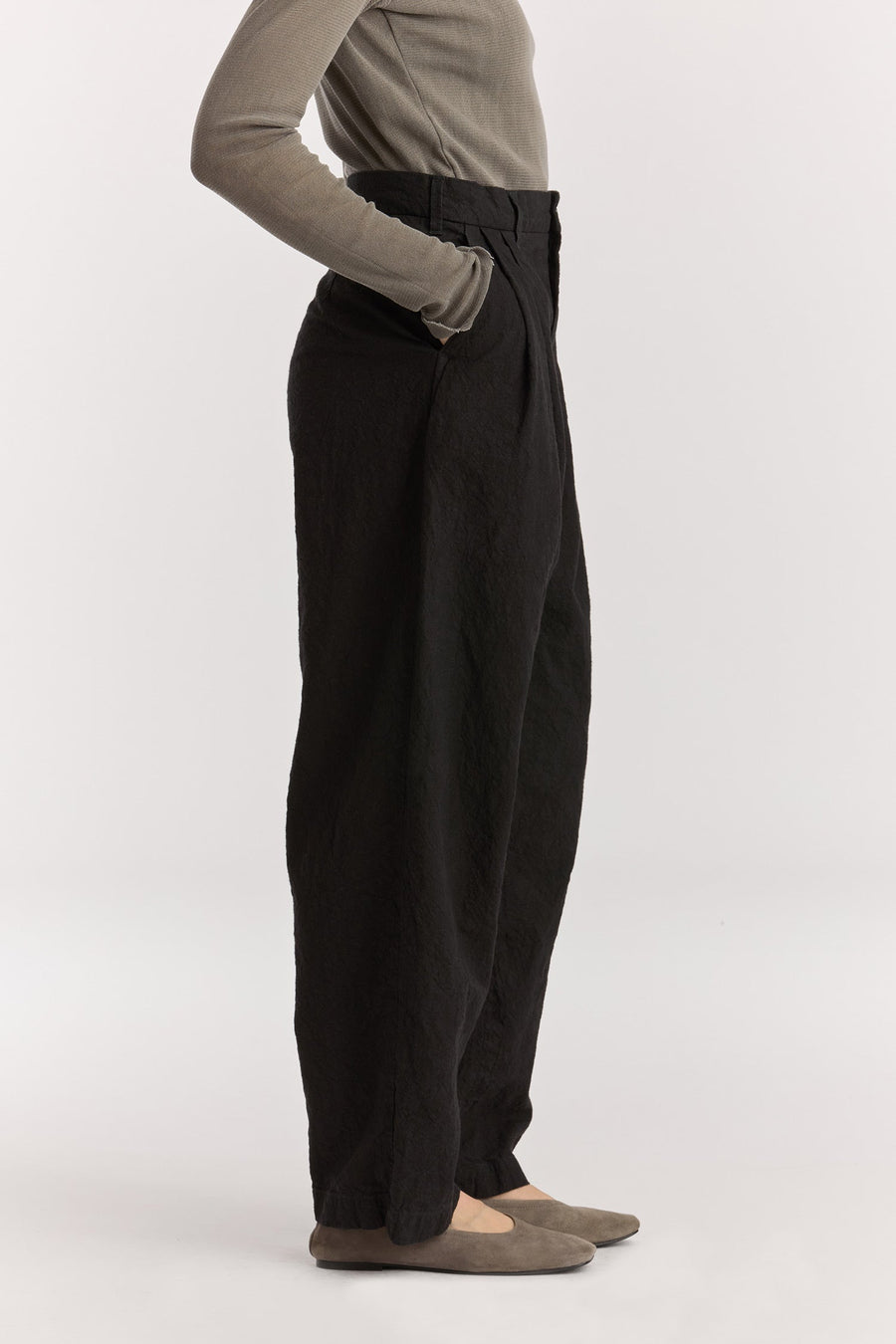CRINKLED TROUSER - BLACK